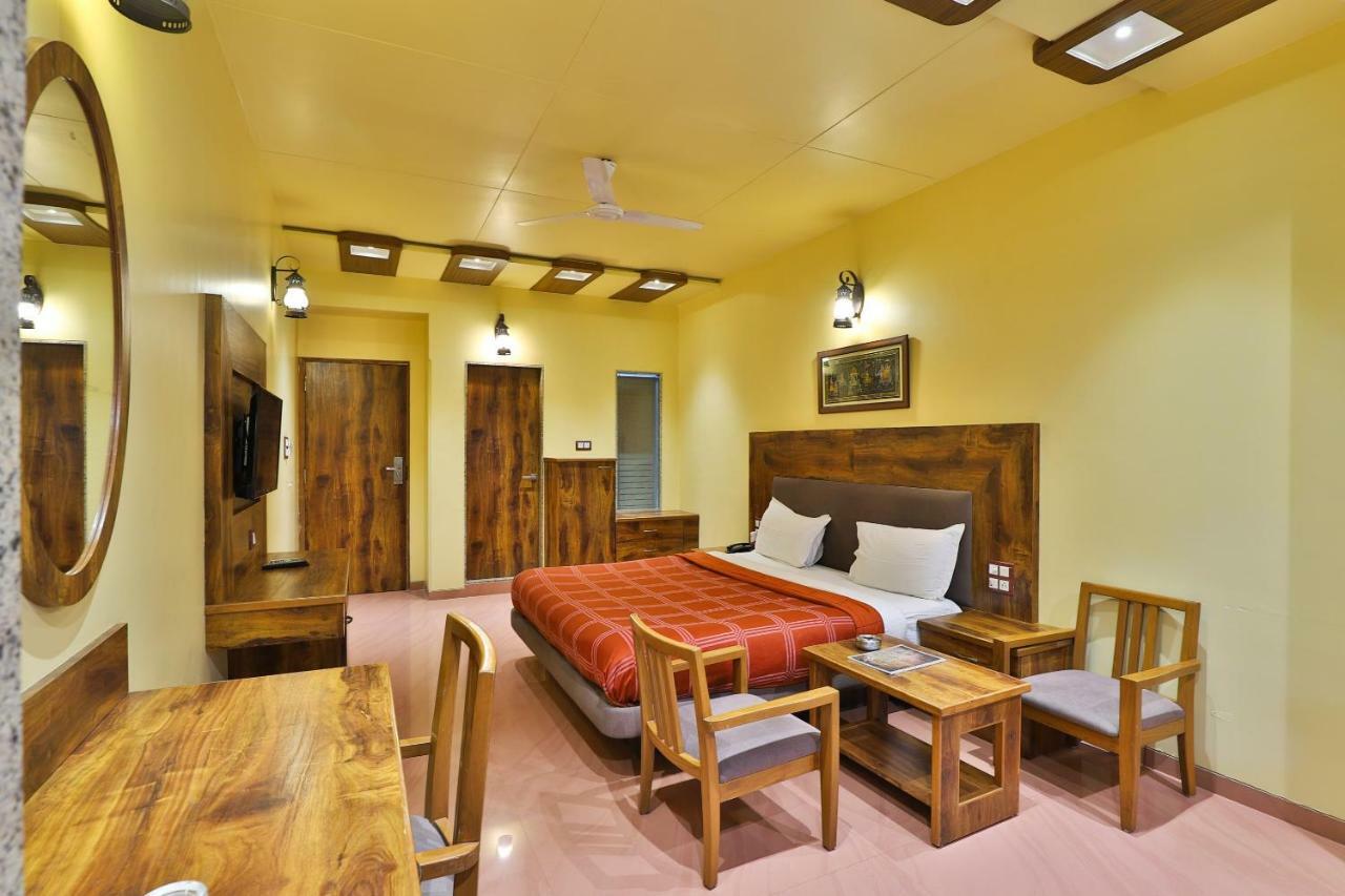 Palette - Hotel Ocean Inn Daman Eksteriør bilde