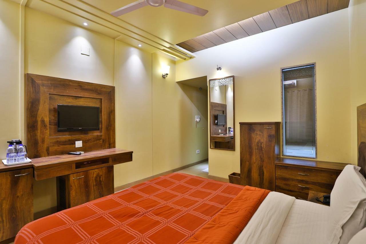 Palette - Hotel Ocean Inn Daman Eksteriør bilde