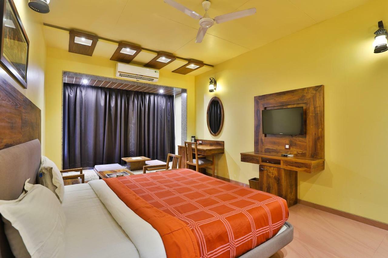 Palette - Hotel Ocean Inn Daman Eksteriør bilde