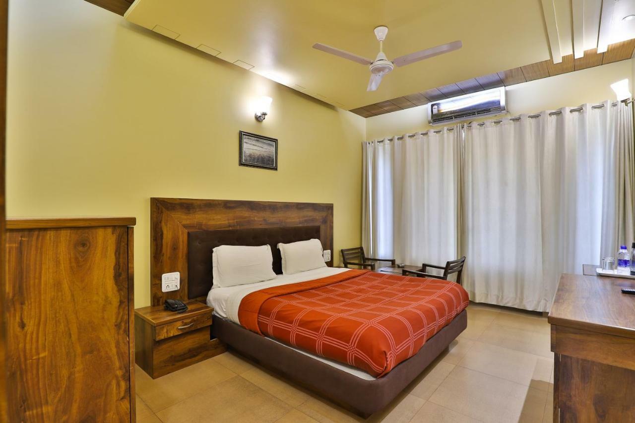 Palette - Hotel Ocean Inn Daman Eksteriør bilde