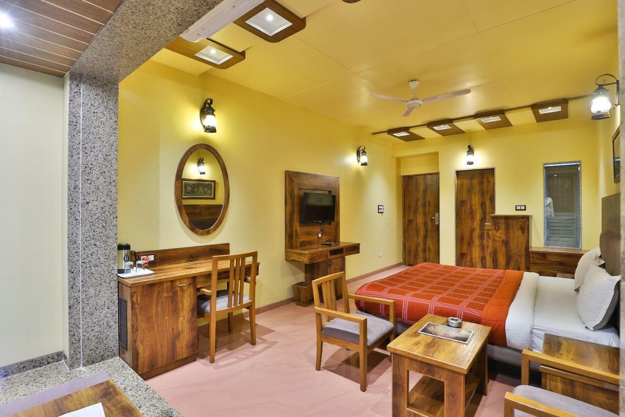 Palette - Hotel Ocean Inn Daman Eksteriør bilde