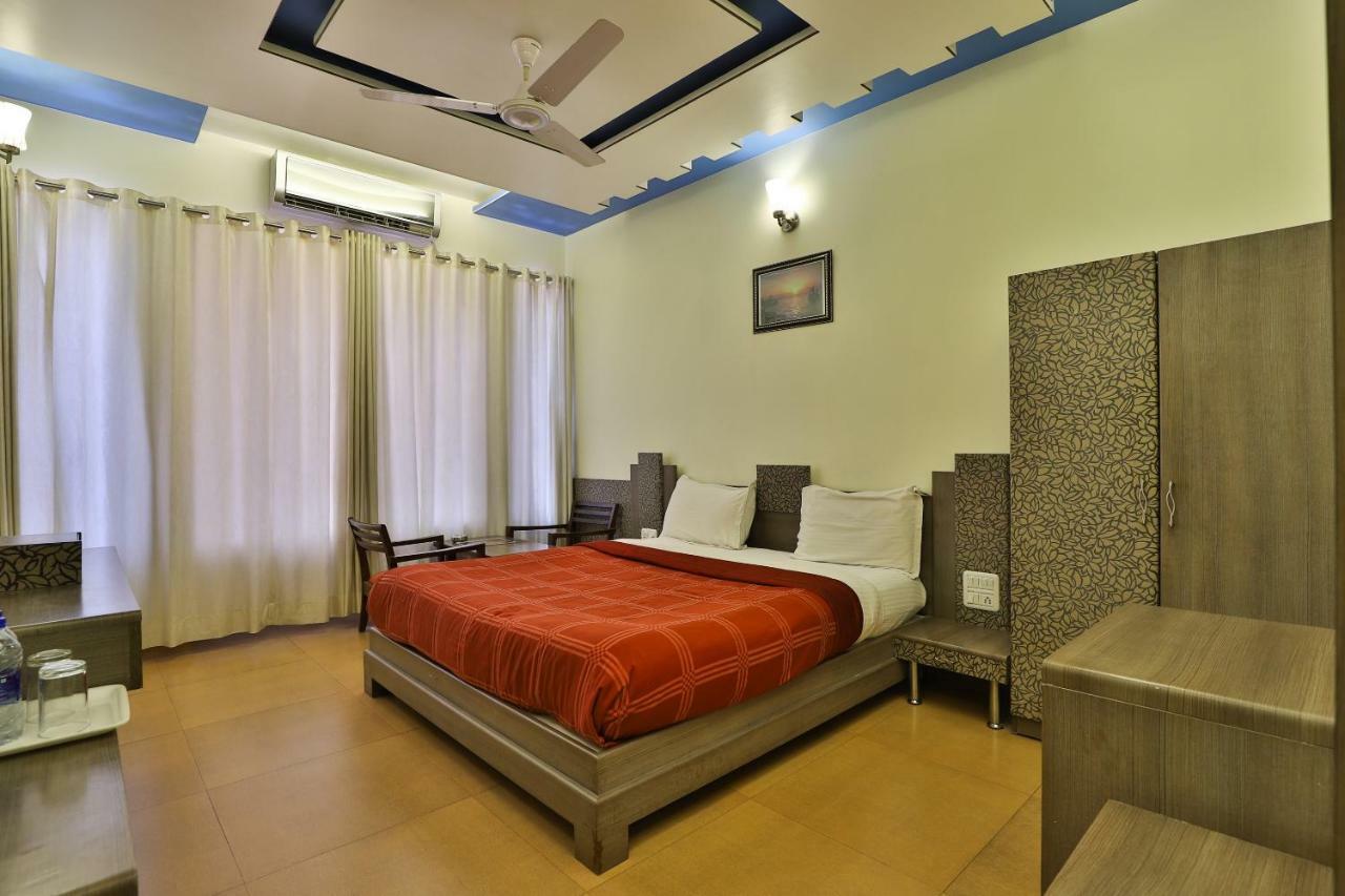 Palette - Hotel Ocean Inn Daman Eksteriør bilde